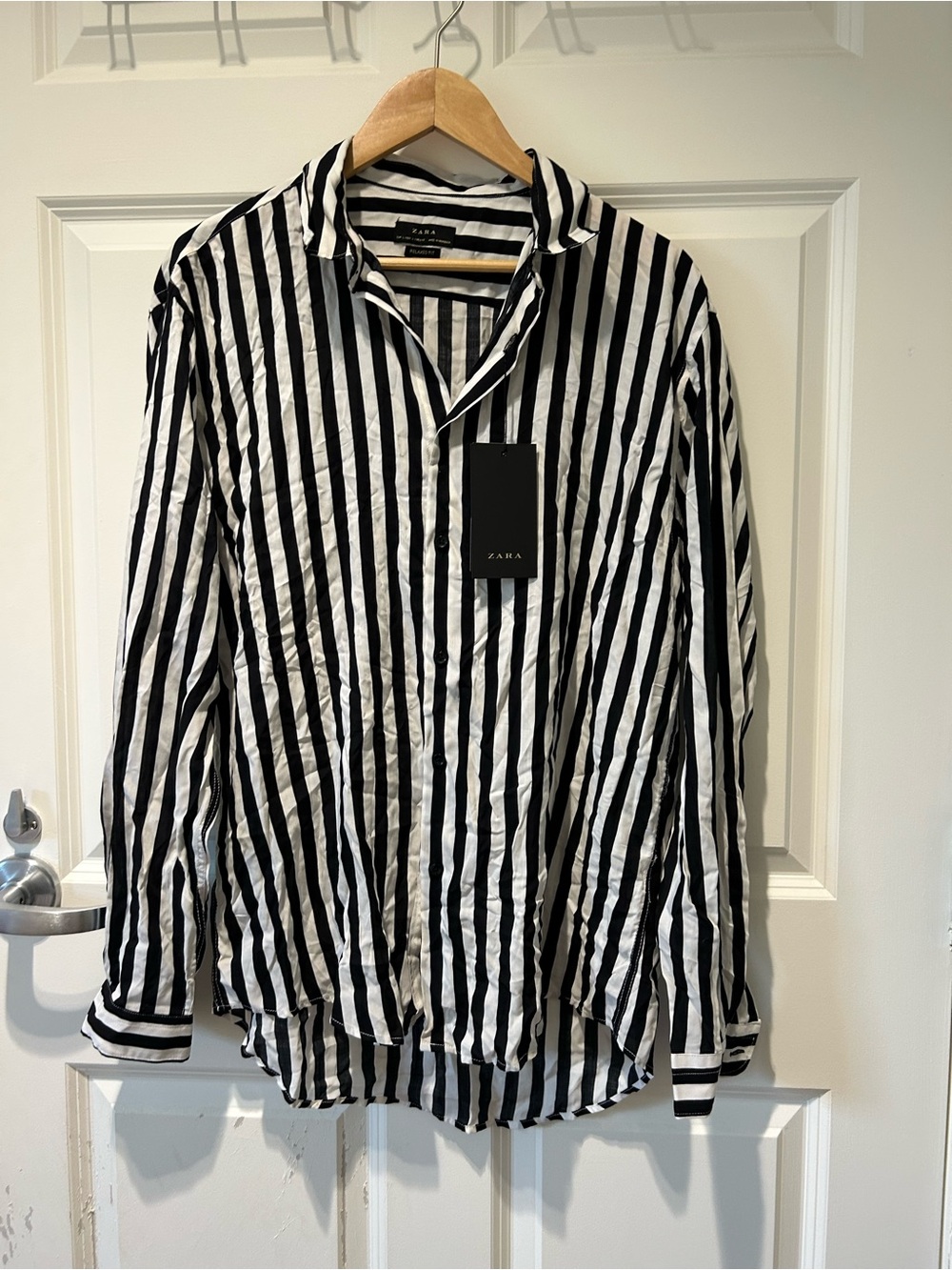 Zara - Relaxed Fit Black & White Vertical Stripe Button-Up Shirt